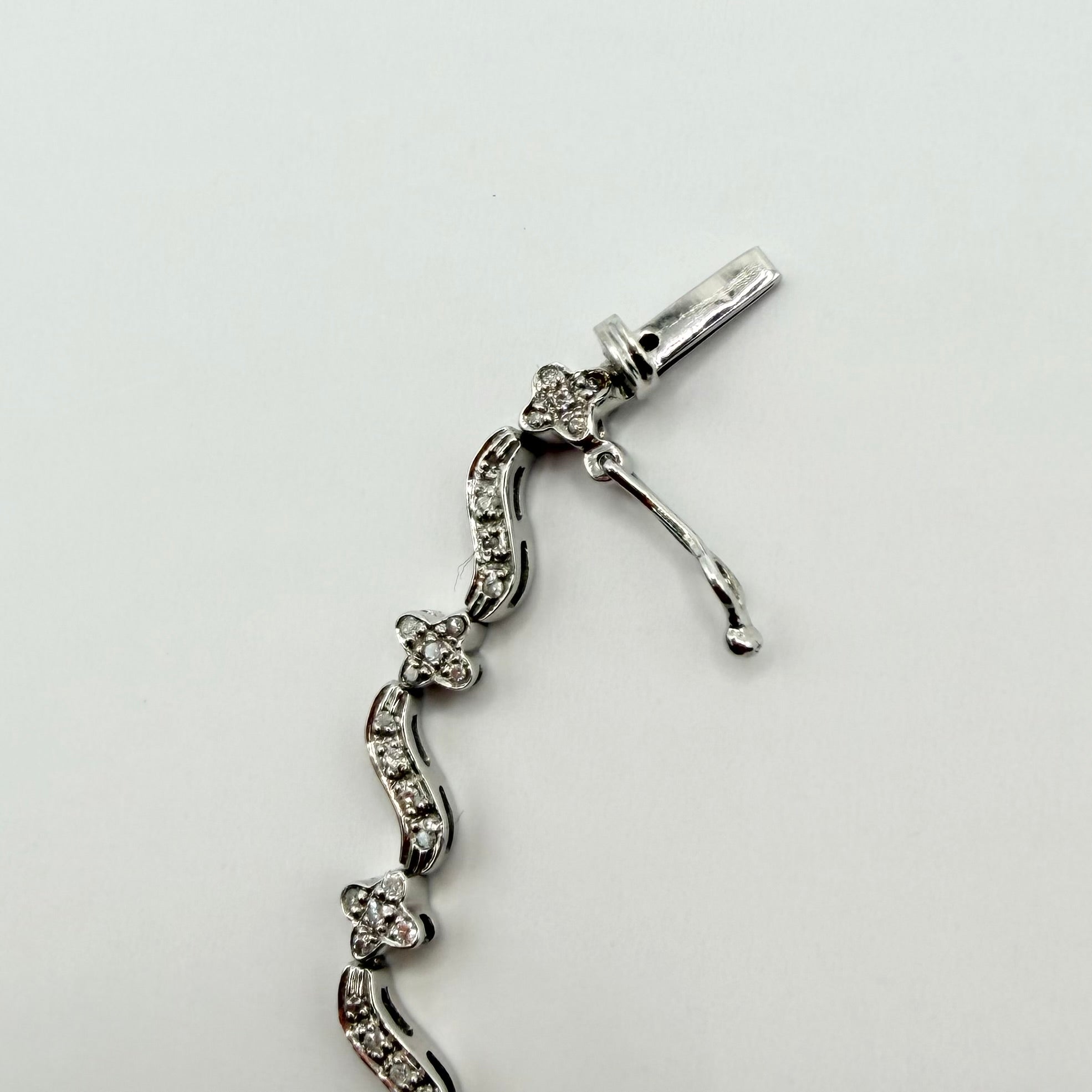 14kダイヤモンドデイジーチェーンブレスレット : Museum of Jewelry
