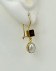 Lucy Lansburyガーネット&パールピアス