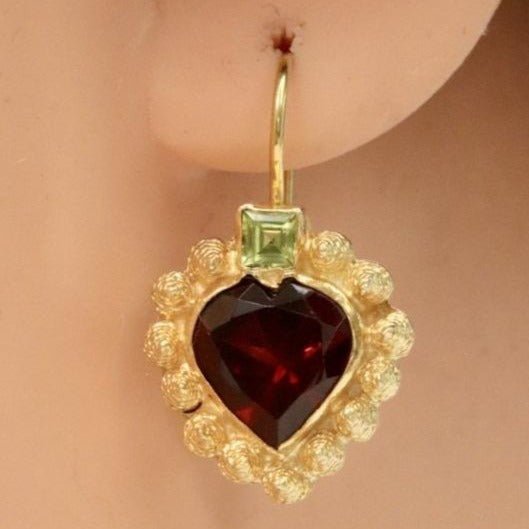 Catherine Earnshaw 14k Gold, Garnet and Peridot Earrings : Museum