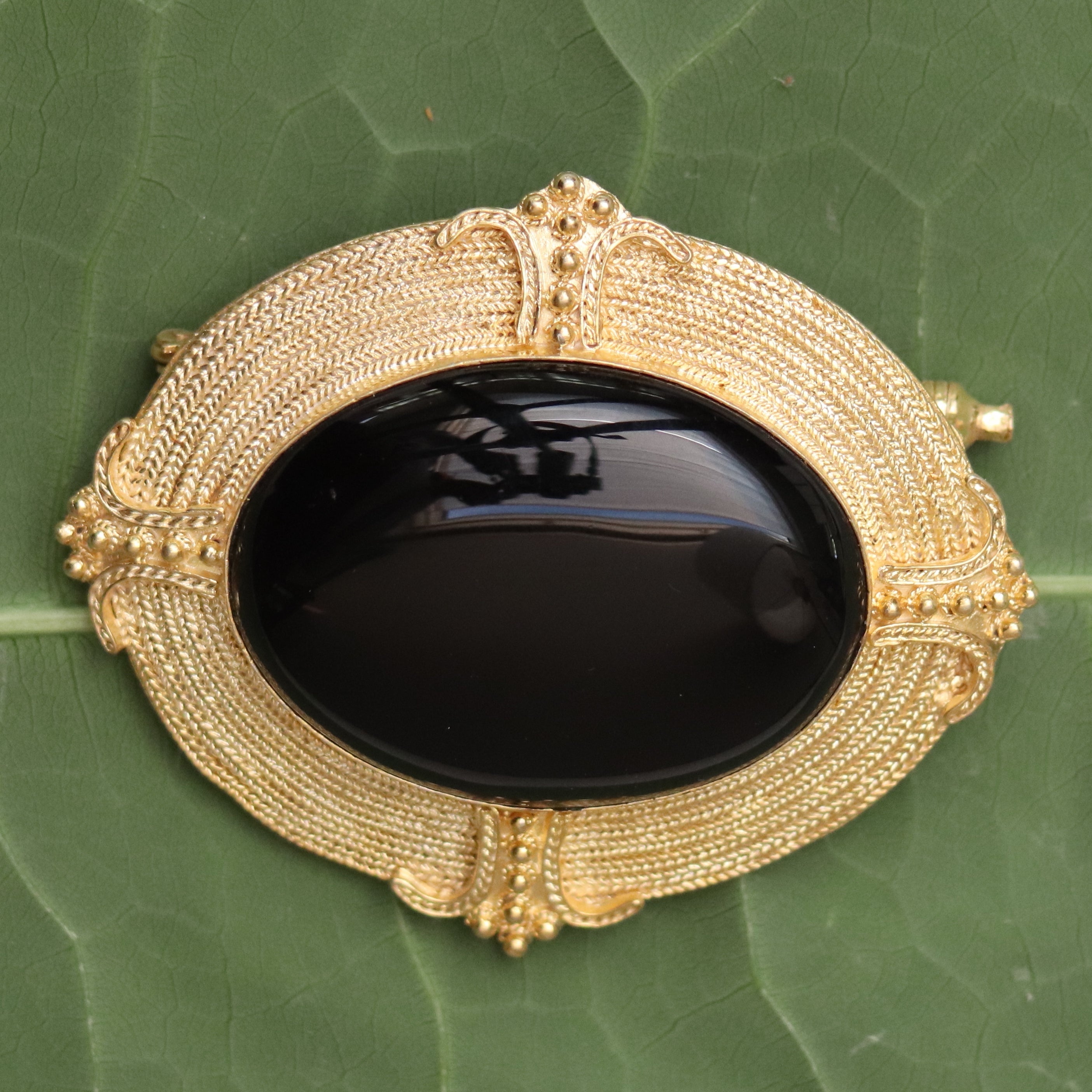 ギリシャ復活オニキスブローチ : Museum of Jewelry