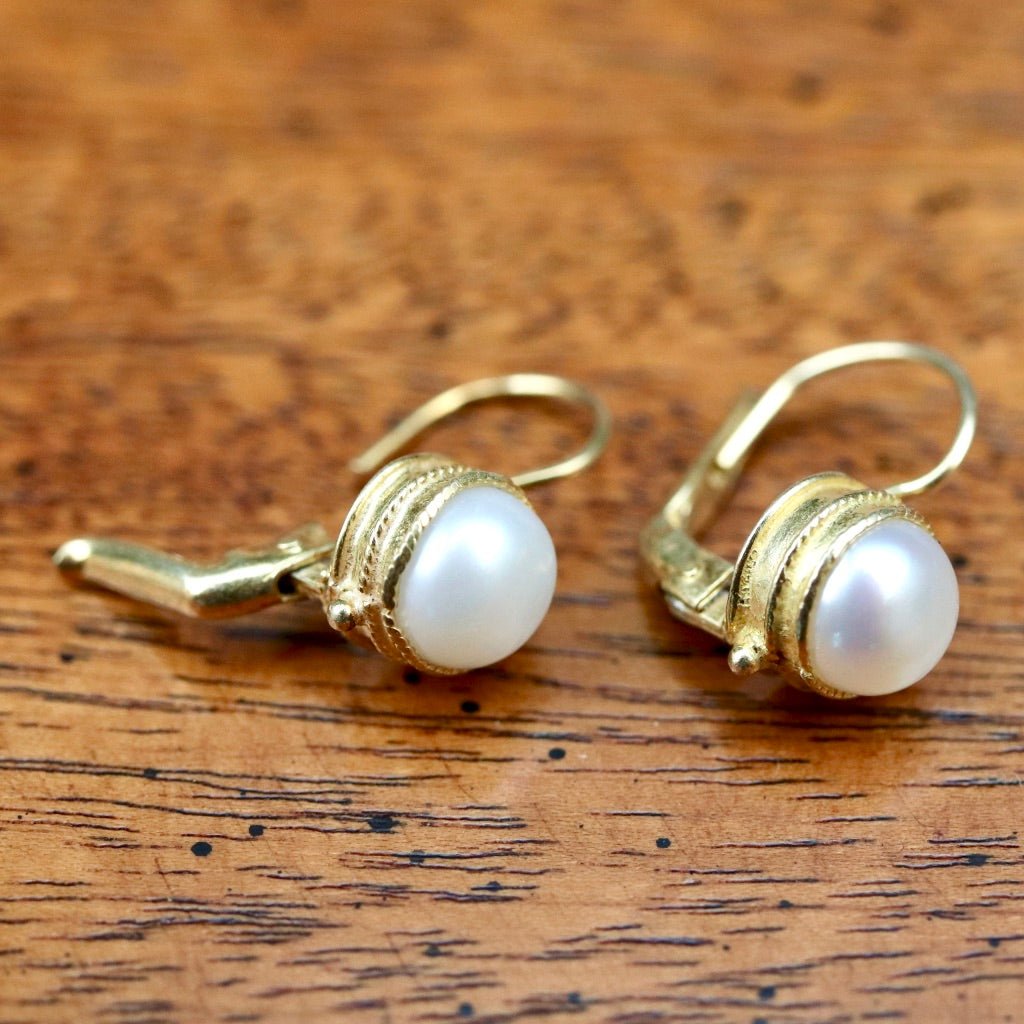 Pearl Earrings-V Wire Large | White