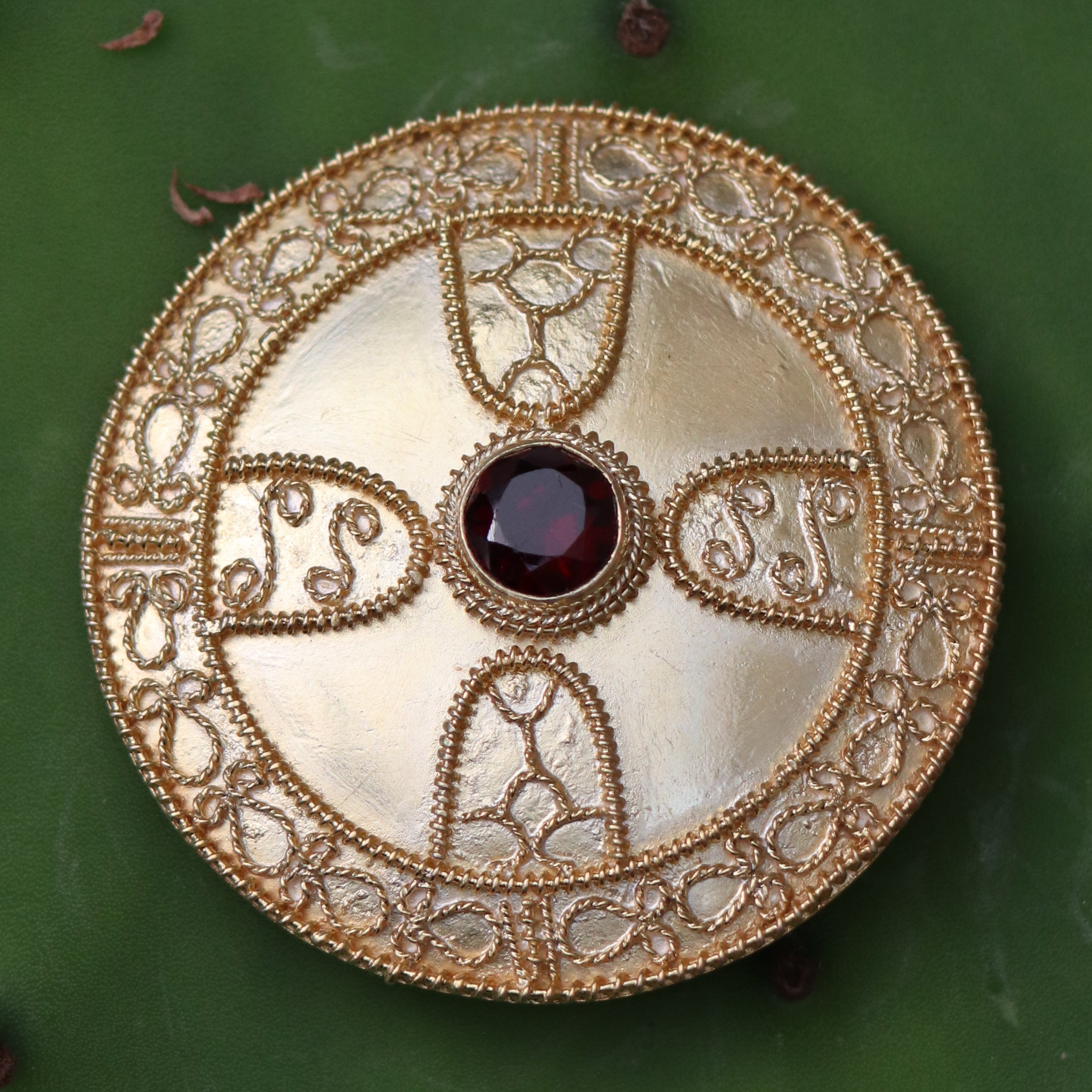 Saxon Shield Garnet Brooch : Museum of Jewelry