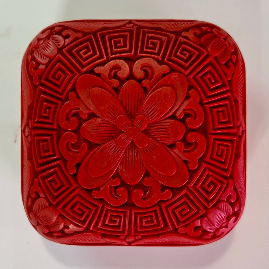 Tripoli Cinnabar Box : Museum of Jewelry