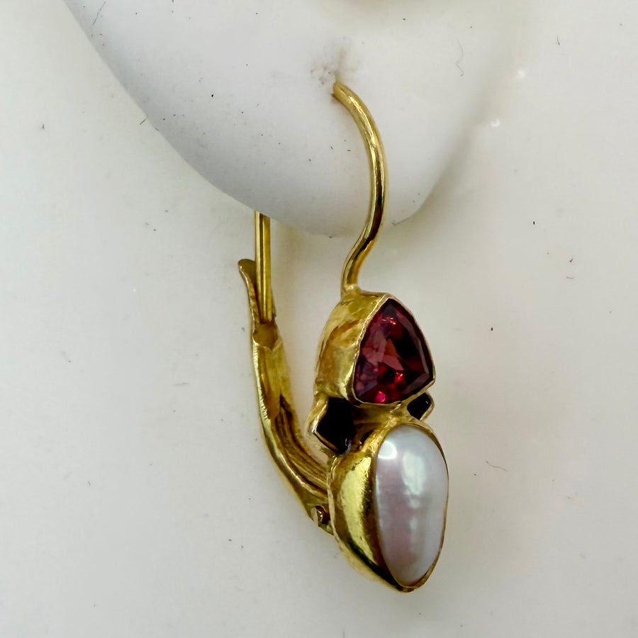 14kオックスフォードガーネットとパールピアス : Museum of Jewelry