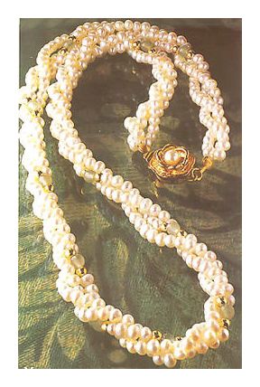 Barrymore Pearls Necklace