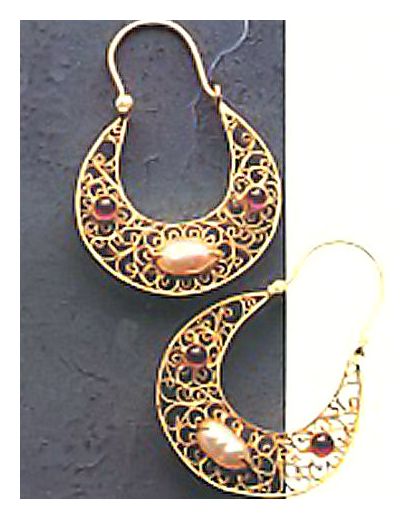 Golden Web Garnet Pearl Earrings