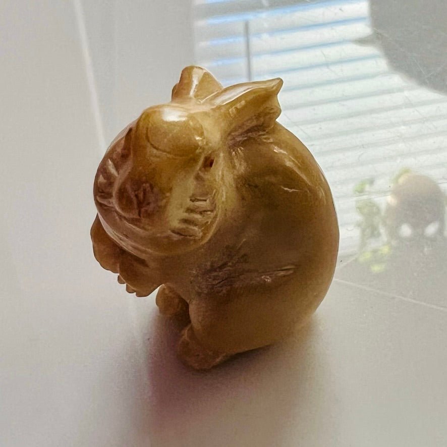 Small Rabbit Netsuke Japanese Netsuke Rabbit : Museum of Jewelry