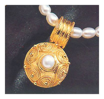 Pindar Pearl Necklace